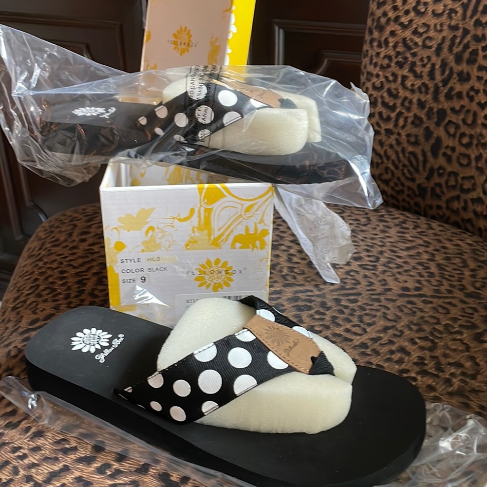 NIB Yellow Box black & white polka dot sandals size 9
